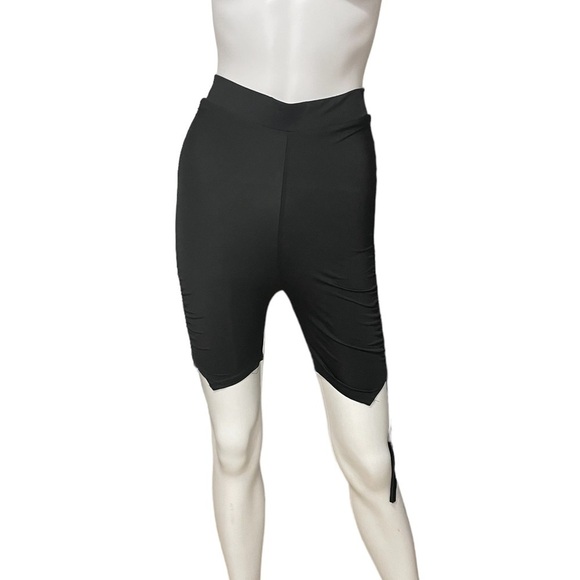 Black Sexy Shorts
New - Picture 2 of 9